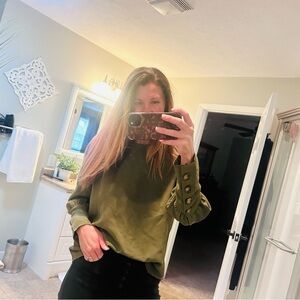 SHEIN NWOT green button blouse